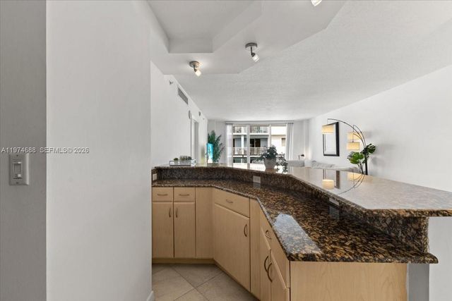 6917 Collins Ave 1512, Miami Beach, FL 33141