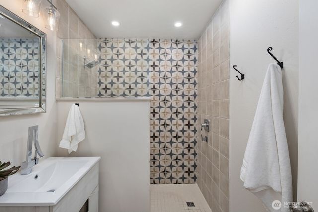 8604 29th Avenue NW, Seattle, WA 98117
