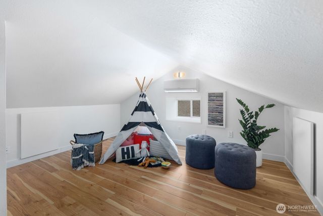 8604 29th Avenue NW, Seattle, WA 98117