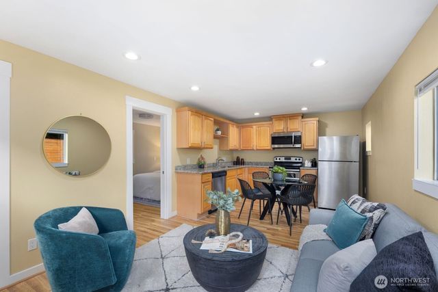 8604 29th Avenue NW, Seattle, WA 98117