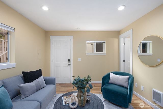 8604 29th Avenue NW, Seattle, WA 98117