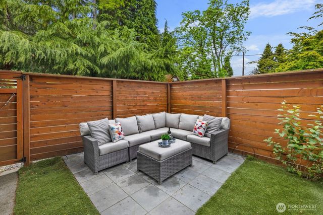 8604 29th Avenue NW, Seattle, WA 98117