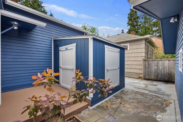 8604 29th Avenue NW, Seattle, WA 98117