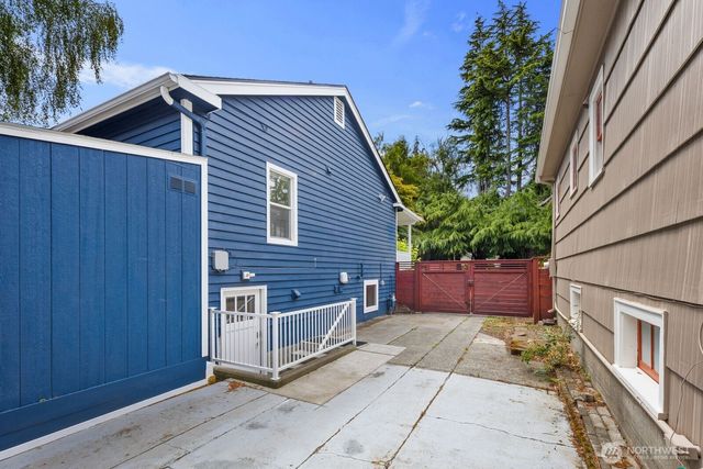 8604 29th Avenue NW, Seattle, WA 98117
