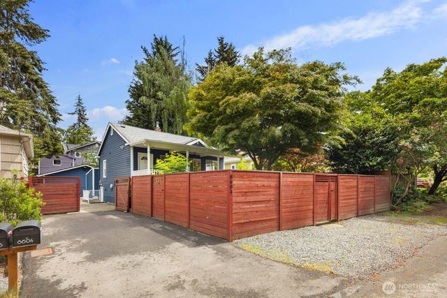 8604 29th Avenue NW, Seattle, WA 98117