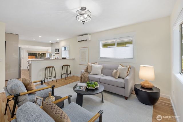 8604 29th Avenue NW, Seattle, WA 98117