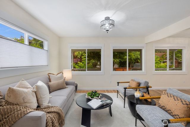 8604 29th Avenue NW, Seattle, WA 98117