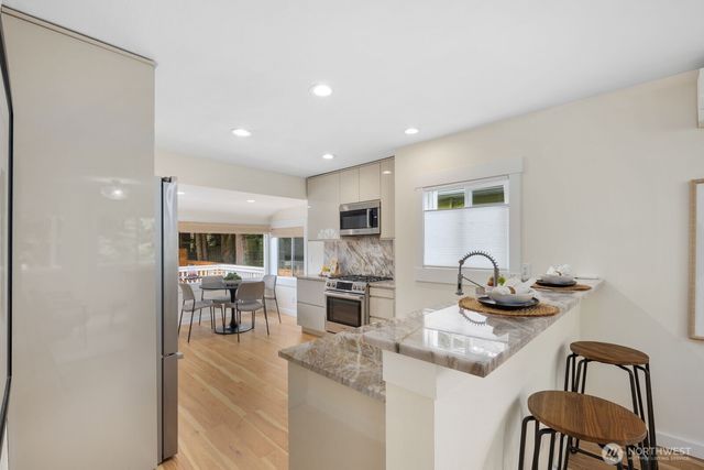 8604 29th Avenue NW, Seattle, WA 98117