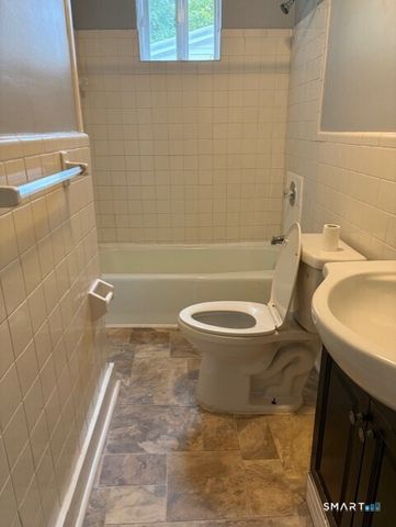 208 Fairview Avenue, Bridgeport, CT 06606