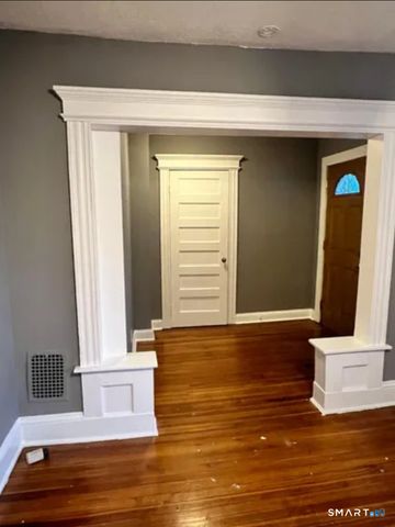 208 Fairview Avenue, Bridgeport, CT 06606