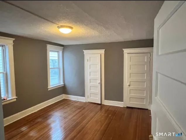 208 Fairview Avenue, Bridgeport, CT 06606