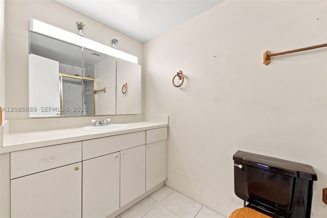 3850 Washington St 808, Hollywood, FL 33021