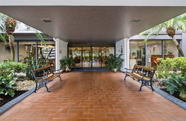 3850 Washington St 808, Hollywood, FL 33021