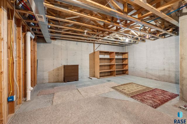 4504 E Kearney Pl Place, Sioux Falls, SD 57110