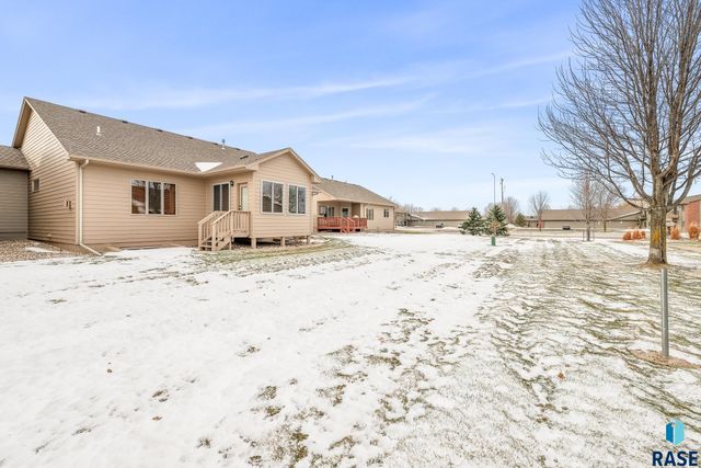 4504 E Kearney Pl Place, Sioux Falls, SD 57110