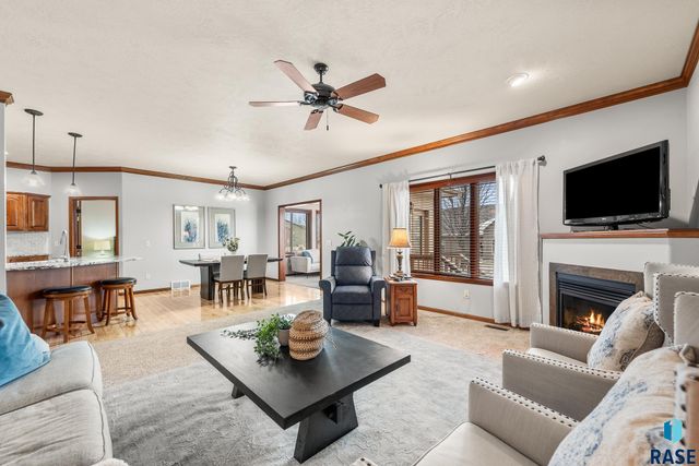 4504 E Kearney Pl Place, Sioux Falls, SD 57110