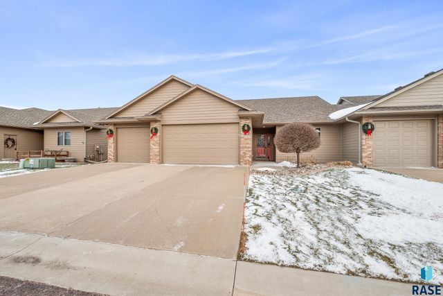 4504 E Kearney Pl Place, Sioux Falls, SD 57110
