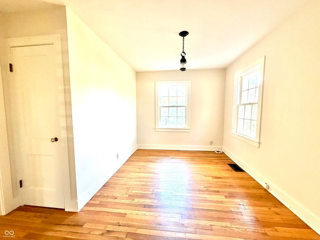 280 S 9th Street, Zionsville, IN 46077