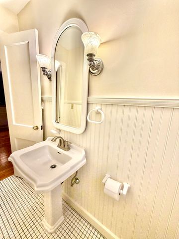 280 S 9th Street, Zionsville, IN 46077