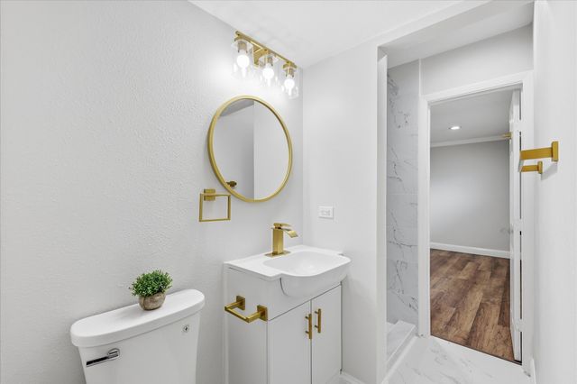 306 Baron Place, Grand Prairie, TX 75051