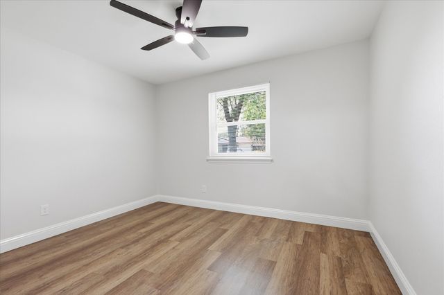 306 Baron Place, Grand Prairie, TX 75051