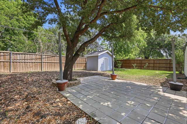 306 Baron Place, Grand Prairie, TX 75051