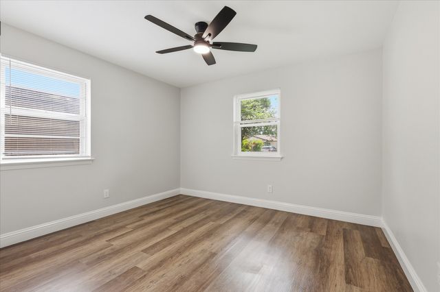 306 Baron Place, Grand Prairie, TX 75051