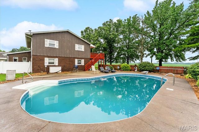 7853 W Kirsch Road, Troy, IL 62294