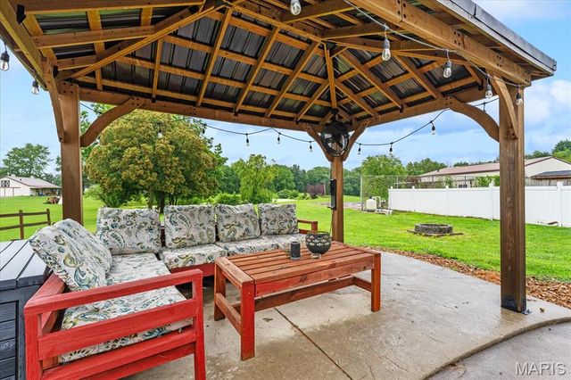 7853 W Kirsch Road, Troy, IL 62294
