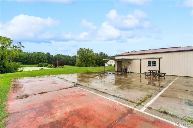 7853 W Kirsch Road, Troy, IL 62294