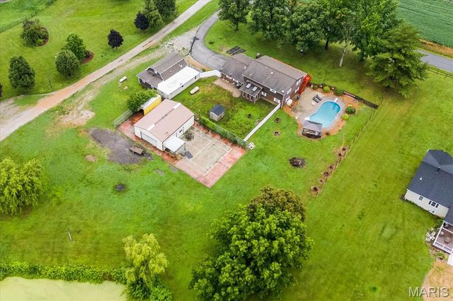 7853 W Kirsch Road, Troy, IL 62294
