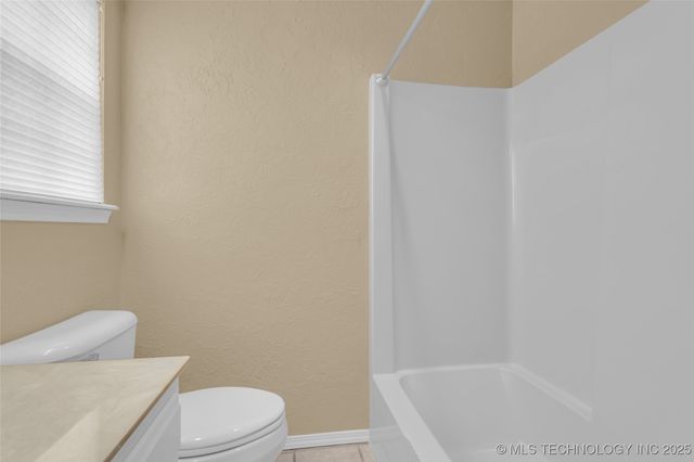 2400 Woodleaf Court, Ardmore, OK 73401