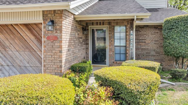 2400 Woodleaf Court, Ardmore, OK 73401