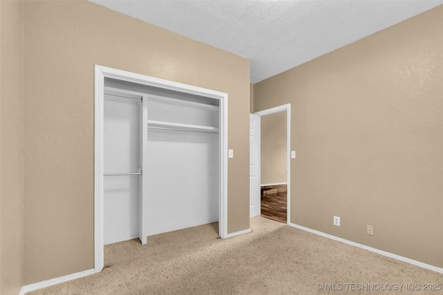 2400 Woodleaf Court, Ardmore, OK 73401