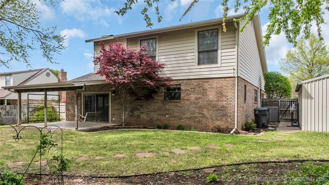 2400 Woodleaf Court, Ardmore, OK 73401