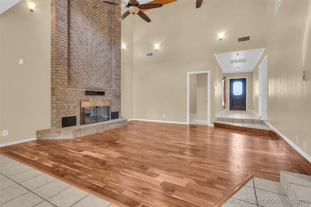 2400 Woodleaf Court, Ardmore, OK 73401