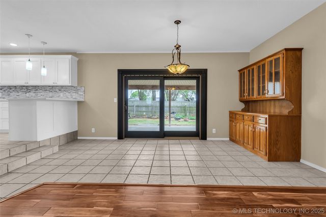 2400 Woodleaf Court, Ardmore, OK 73401