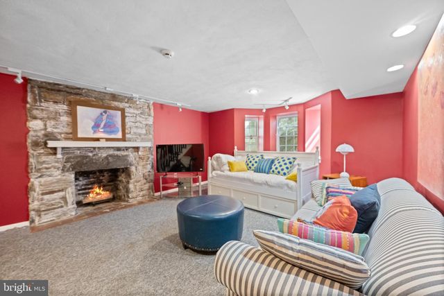 19 DERWEN RD, Bala Cynwyd, PA 19004