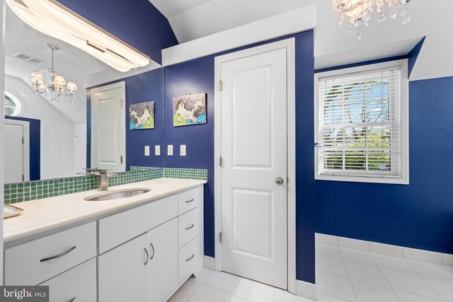 19 DERWEN RD, Bala Cynwyd, PA 19004