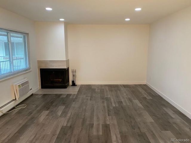 2225 S Jasmine Street 302, Denver, CO 80222