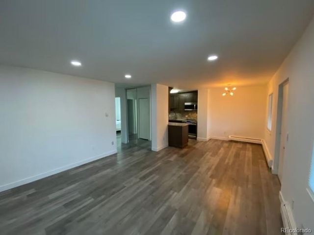 2225 S Jasmine Street 302, Denver, CO 80222