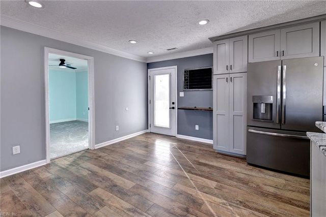 18 Ridge RD, Poquoson, VA 23662