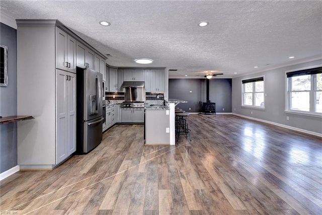 18 Ridge RD, Poquoson, VA 23662