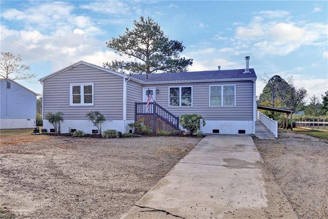 18 Ridge RD, Poquoson, VA 23662