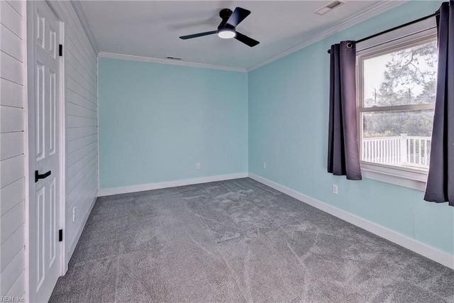 18 Ridge RD, Poquoson, VA 23662