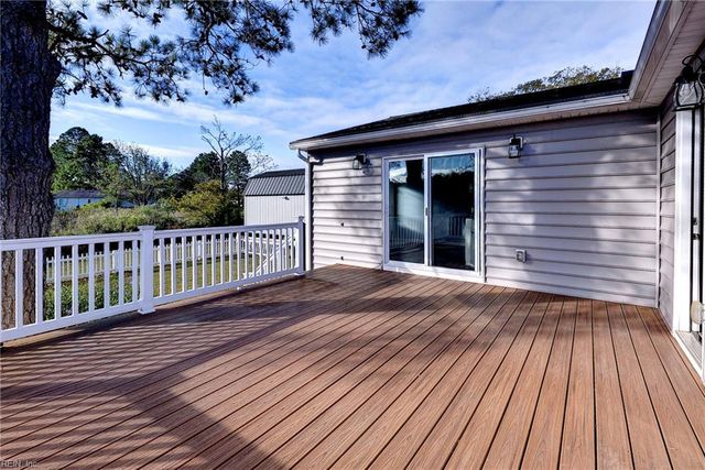 18 Ridge RD, Poquoson, VA 23662