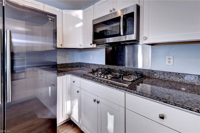 18 Ridge RD, Poquoson, VA 23662