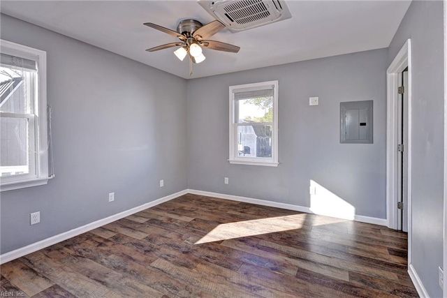 18 Ridge RD, Poquoson, VA 23662