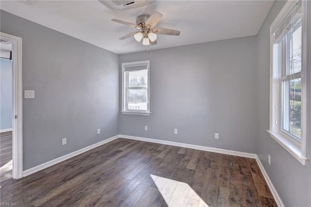 18 Ridge RD, Poquoson, VA 23662