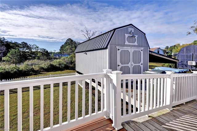 18 Ridge RD, Poquoson, VA 23662